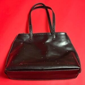 Big black leather tote with white threaded 
accents 🖤​​​​​​​​​​​​​​​​​​​​